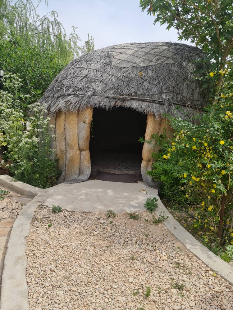 اقامت در خانه‌های خشتی